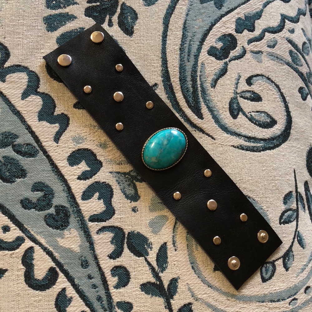 Back in stock!One more now in stock 🇺🇸Made in 🇺🇸 Turquoise Leather Bracelet